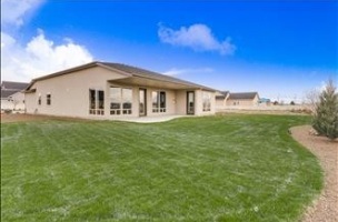 Exterior-Backyard-1