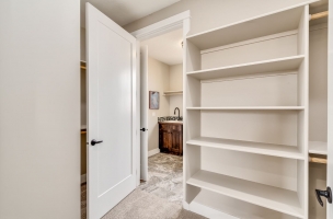 021_Master-Closet-