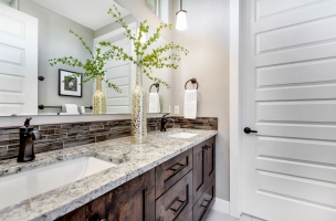 031_Master-Bathroom-