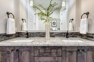 033_Master-Bathroom-