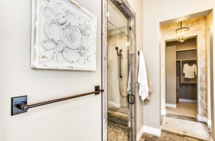 043_Master-Shower-Walk-In-Closet